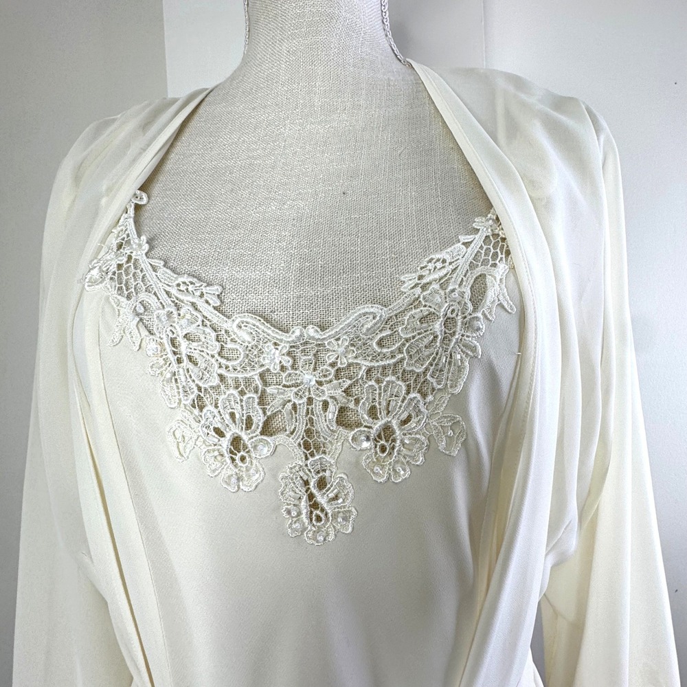 Valerie Stevens Intimates Chemise and Robe Small Cream - Picture 5 of 13